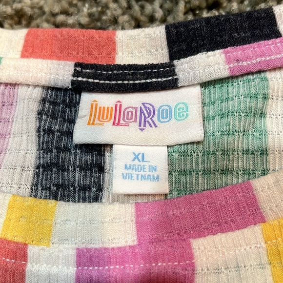 Women’s Lularoe “Leah” Top XL - Picture 5 of 6